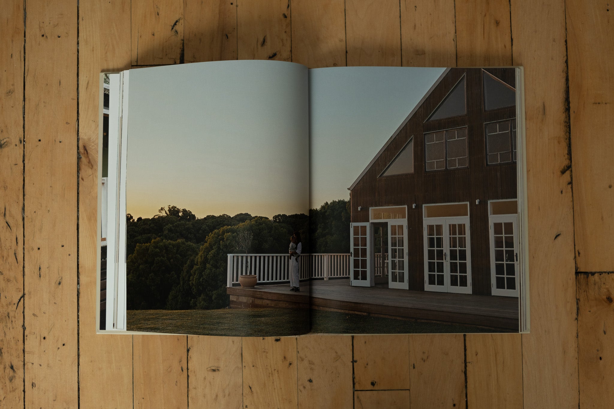 "Home By the Sea: The Surf Shacks and Hinterland Hideaways of Byron Bay" by Natalie Walton BOOKS - design Raincoast Books