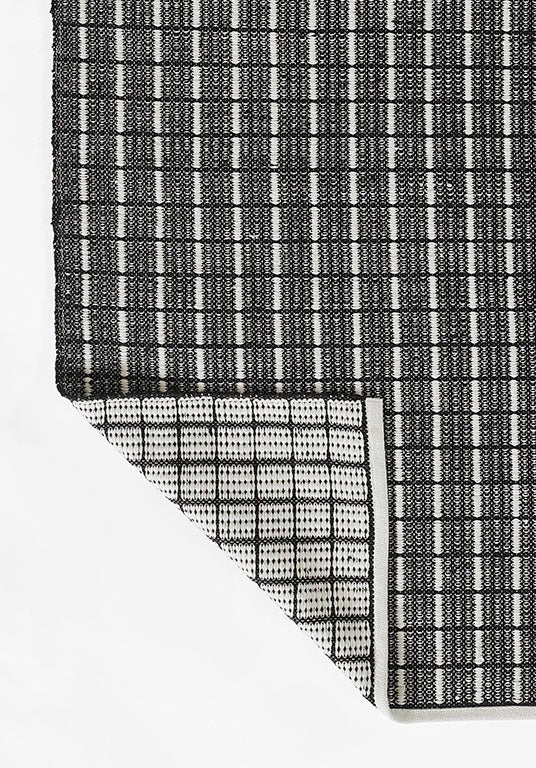 Mallow Black Reversible Rug 5-Rugs - indoor/outdoor Momeni