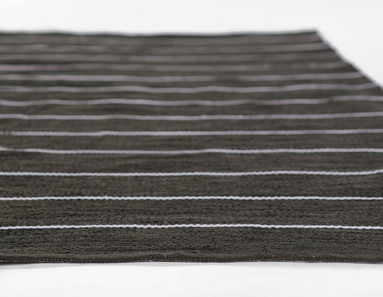 Ripple Black Stripe Reversible Rug 5-Rugs - indoor/outdoor Momeni