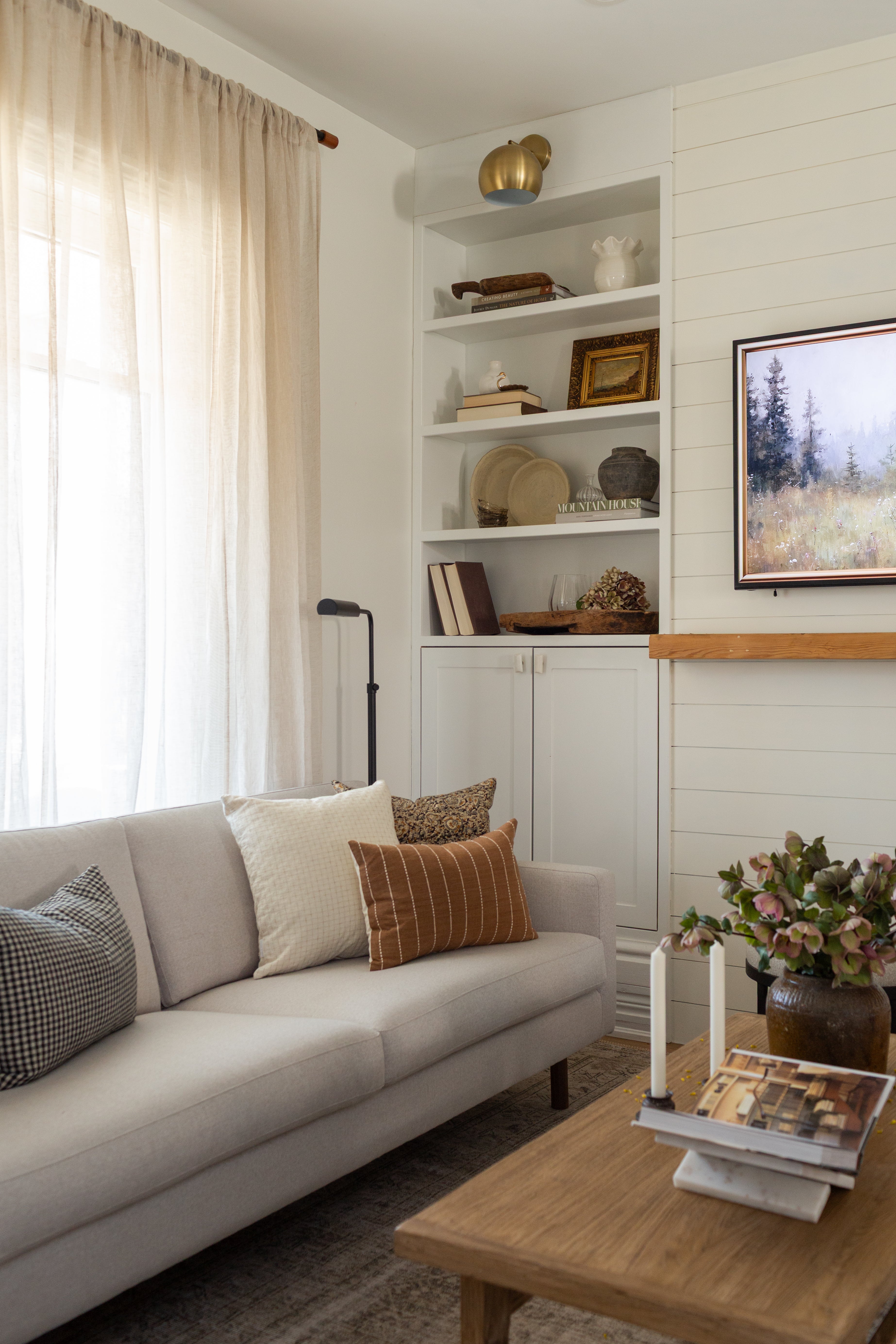 White Marble Book Stand book holder Creative Co-op (DYA)