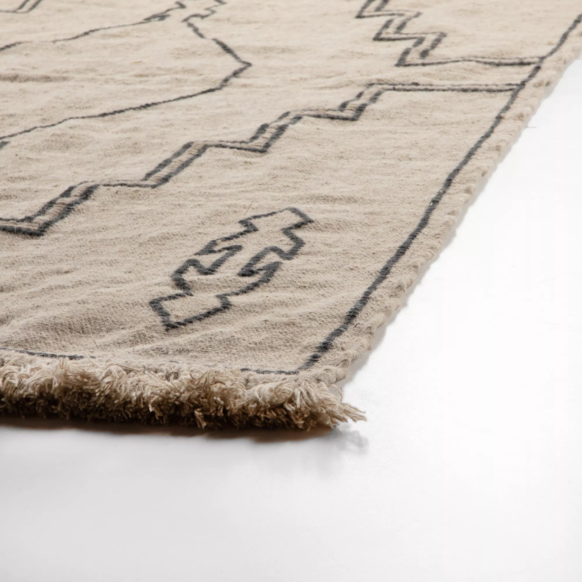 OVERSTOCK RUG - Hayu Rug - 8' x 10' – view 2