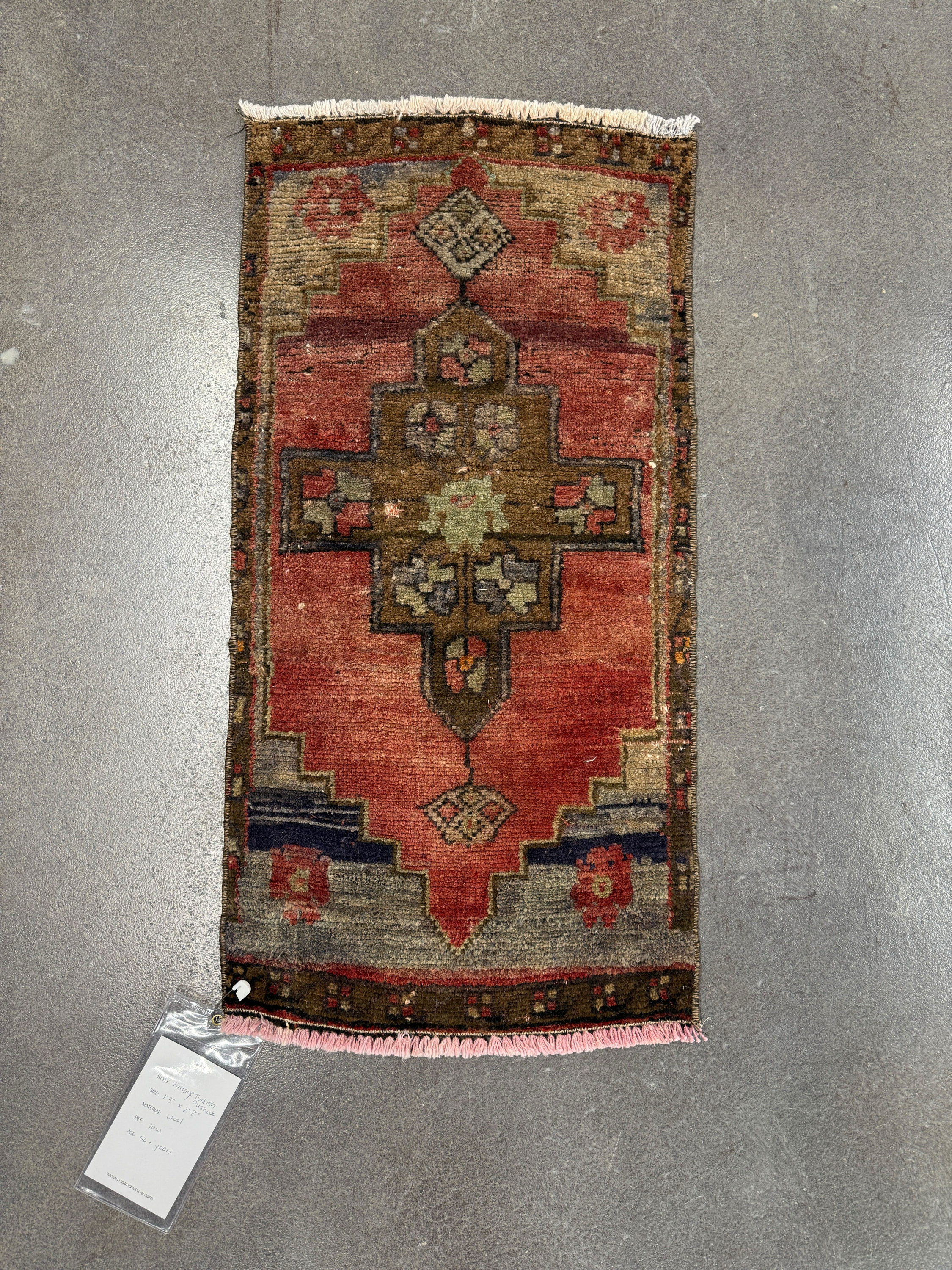 1'3" x 2'8" Vintage Oushak Rug RUGS - vintage Rug & Weave Rugs