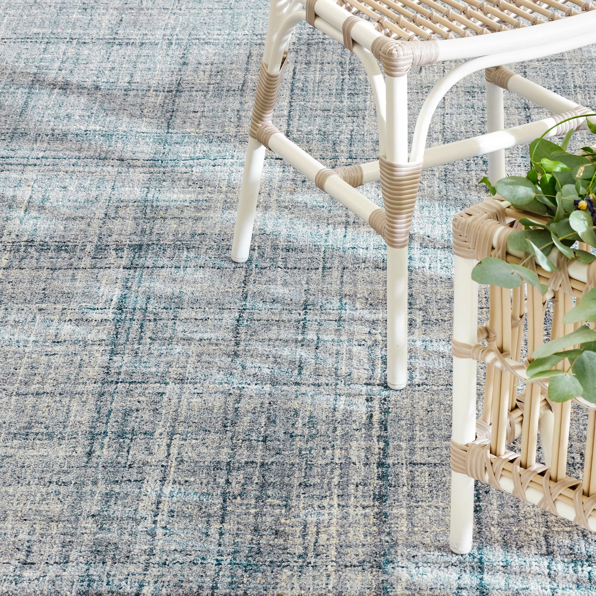 Harris Blue/Ivory Hand Micro Hooked Wool Rug-Rug & Weave