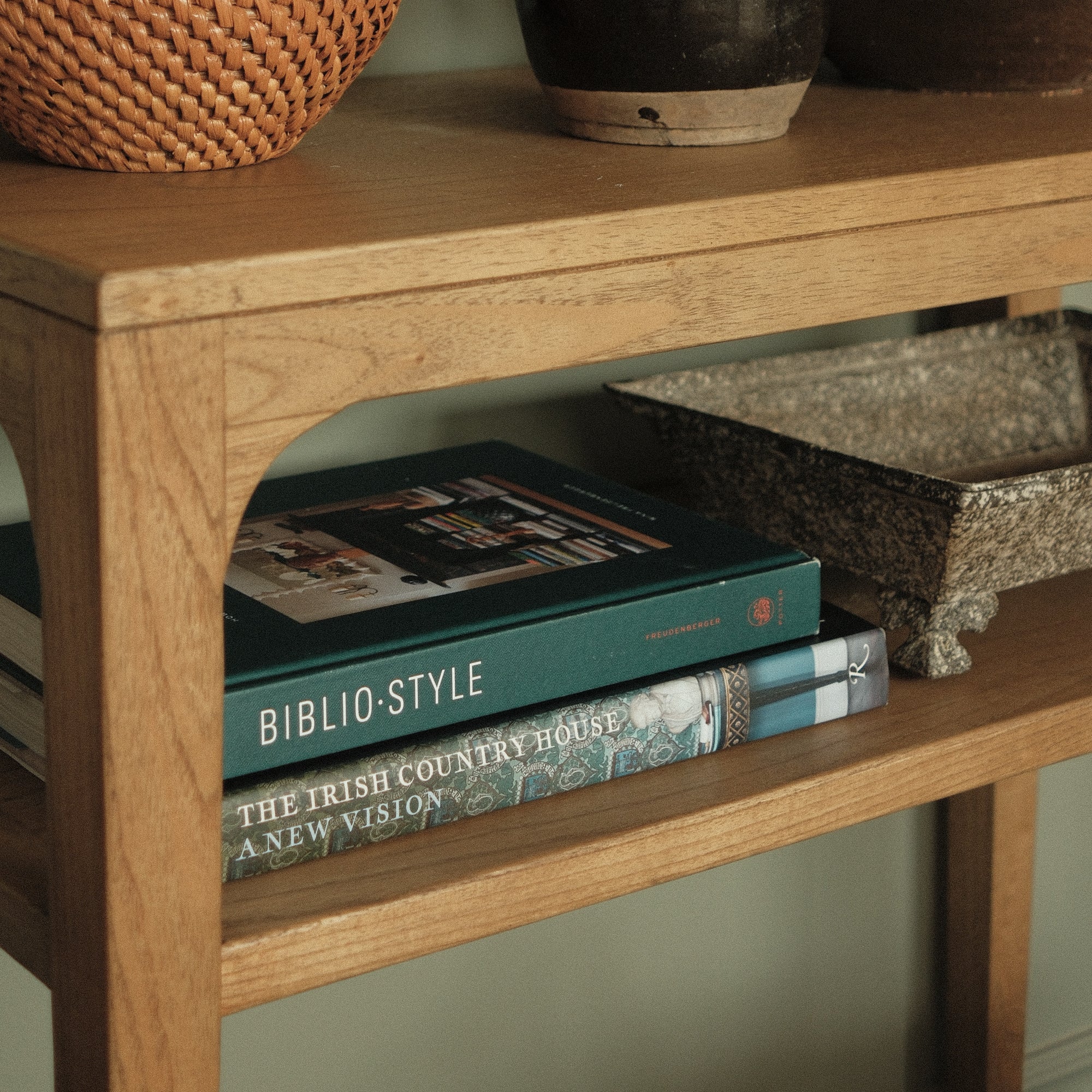 "Bibliostyle: How We Live At Home With Books" by Nina Freudenberger & Sadie Stein BOOKS - design Penguin Random House