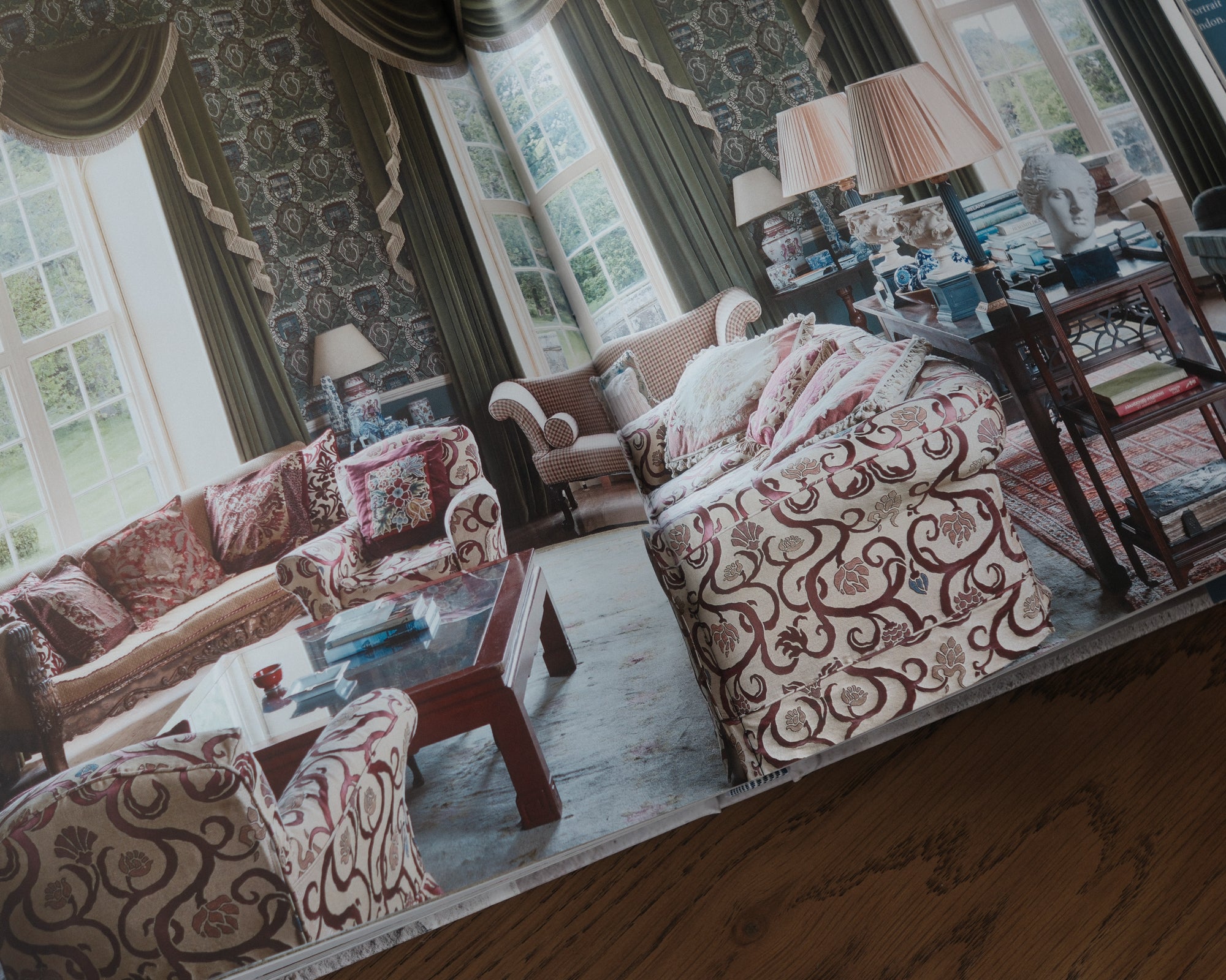 "The Irish Country House" by Robert O'Byrne – view 2