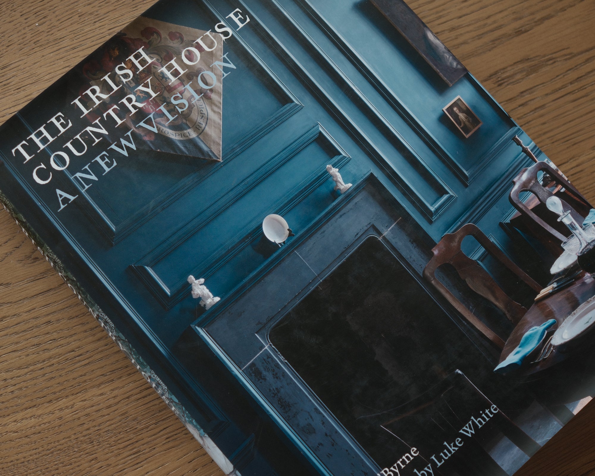 "The Irish Country House" by Robert O'Byrne BOOKS - design Penguin Random House
