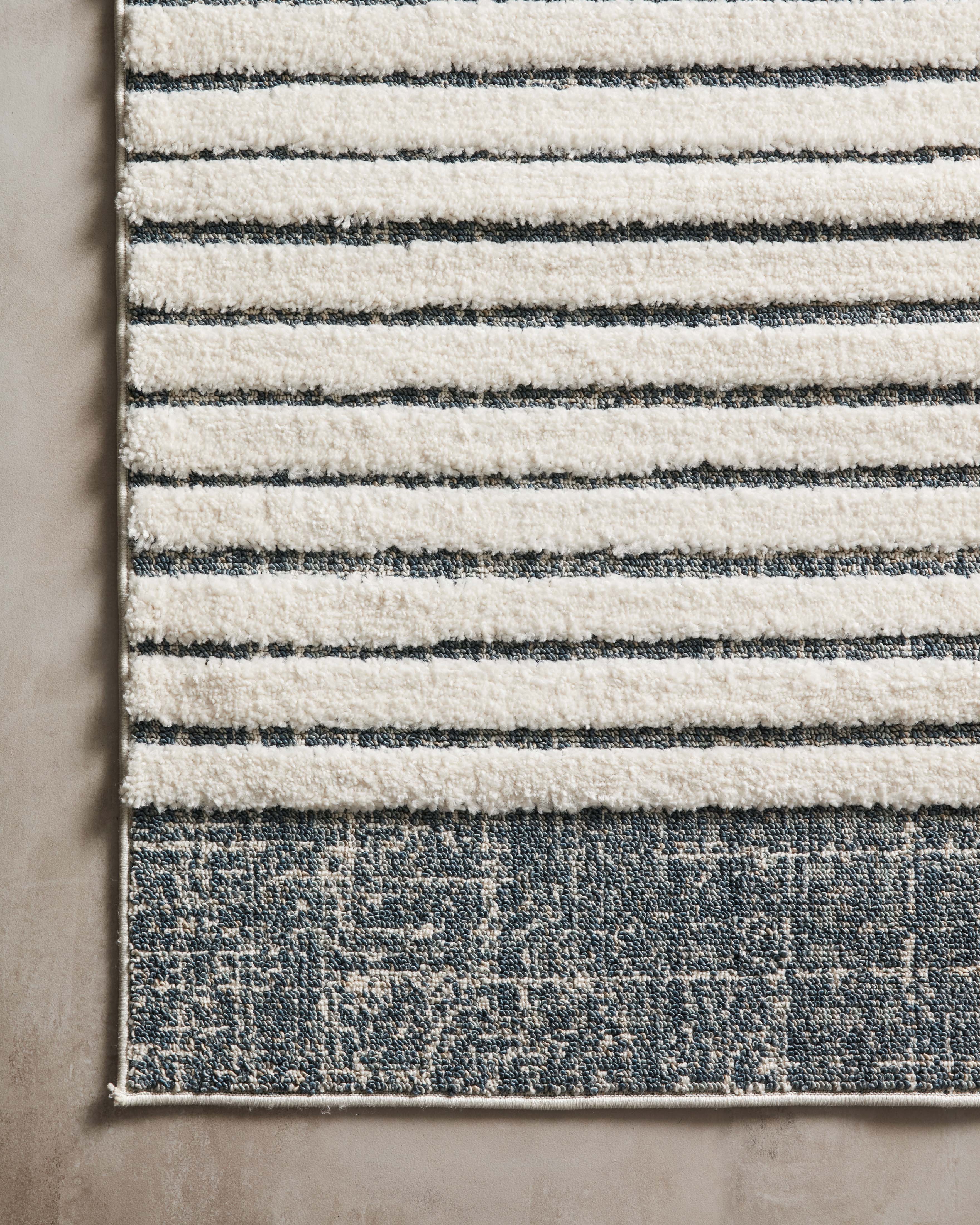 Loloi Hagen White / Ocean Rug Loloi