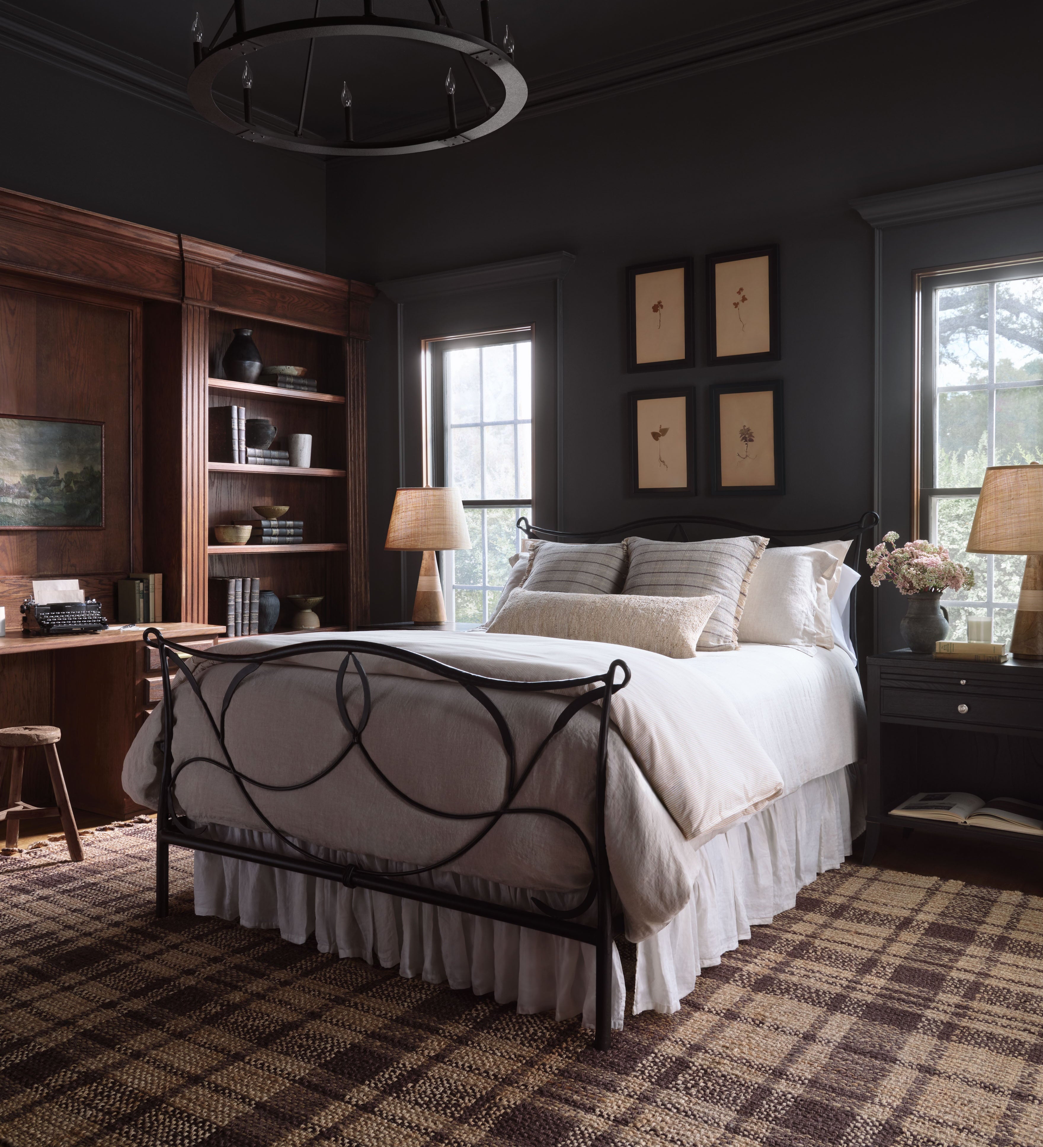 Magnolia Home by Joanna Gaines x Loloi Louie Natural / Espresso