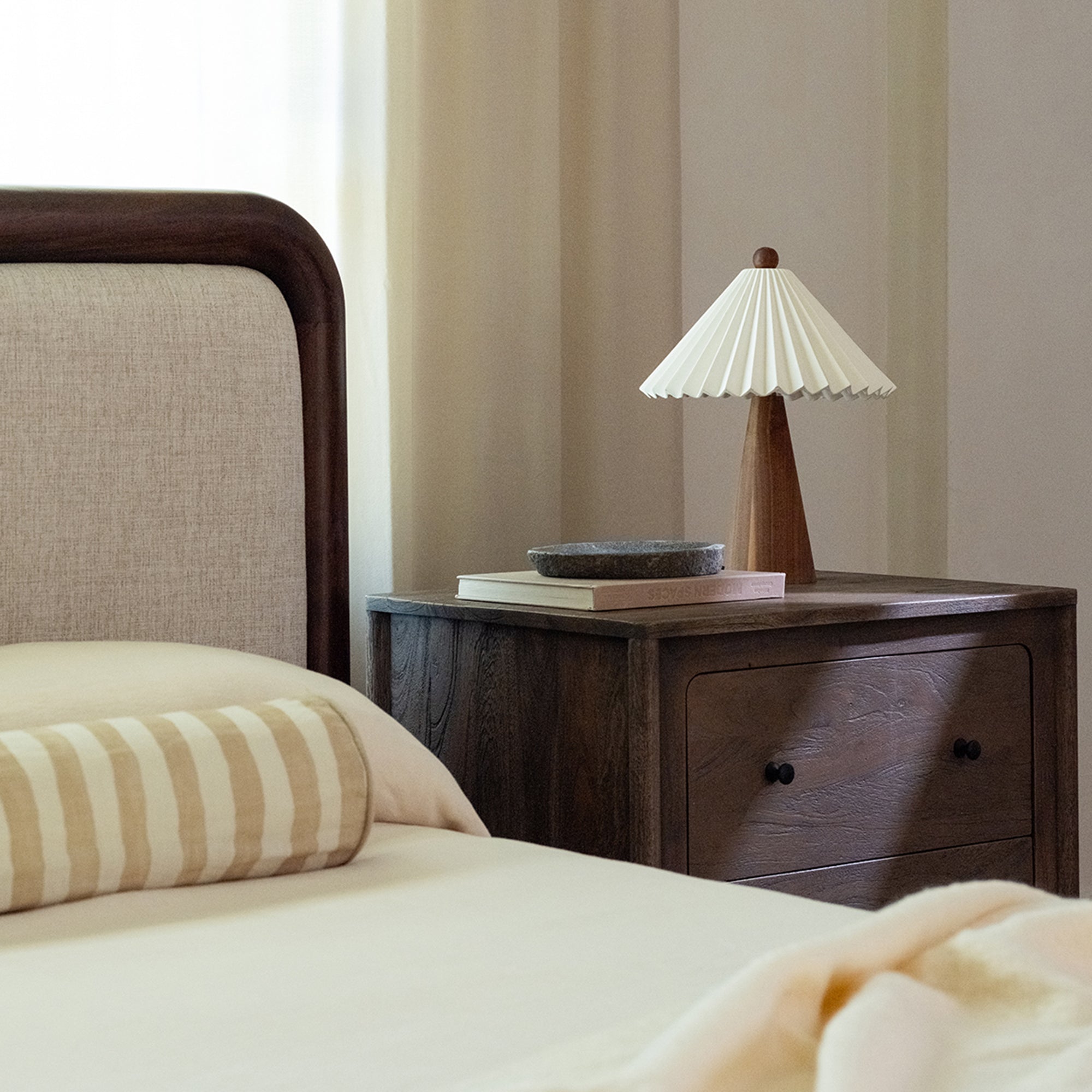 Brooks Bed FURNITURE - bed Moe's Furniture