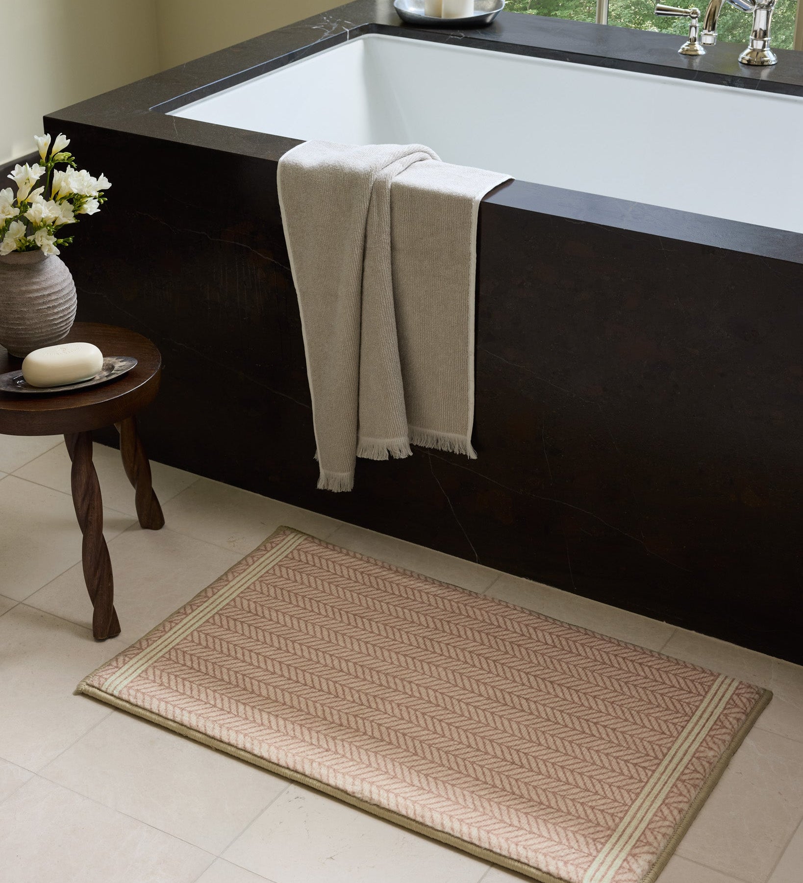 Chris Loves Julia x Loloi Marvin Blush / Ivory Bath Mat - Rug & Weave