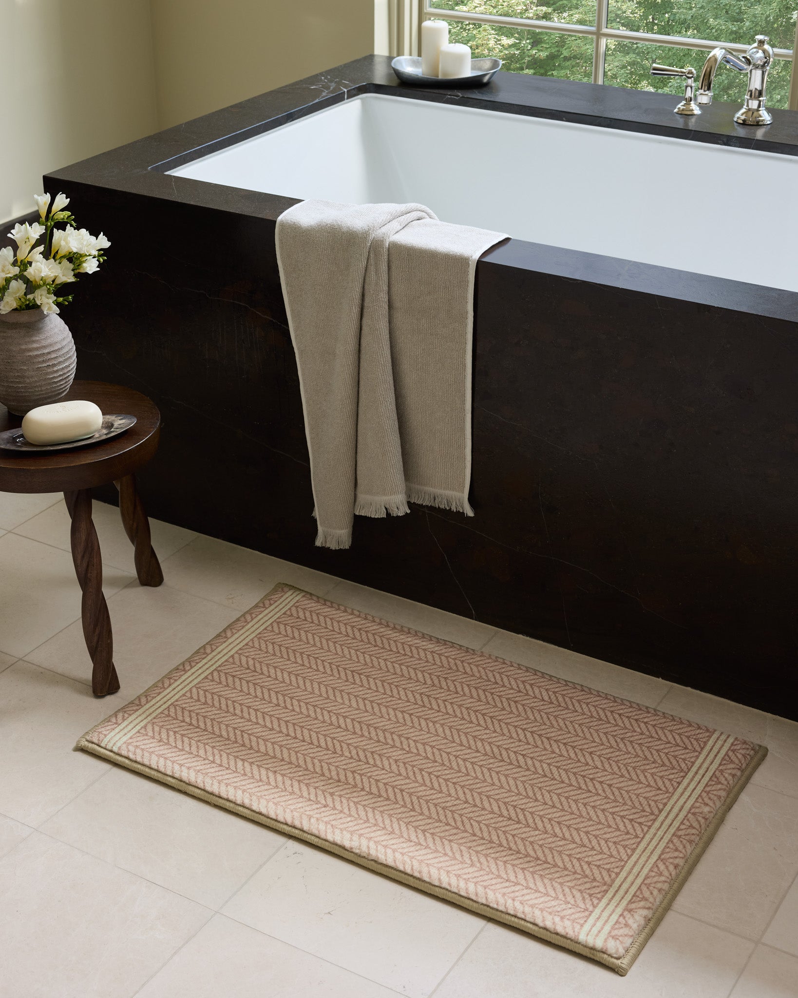 Chris Loves Julia x Loloi Marvin Blush / Ivory Bath Mat - Rug & Weave