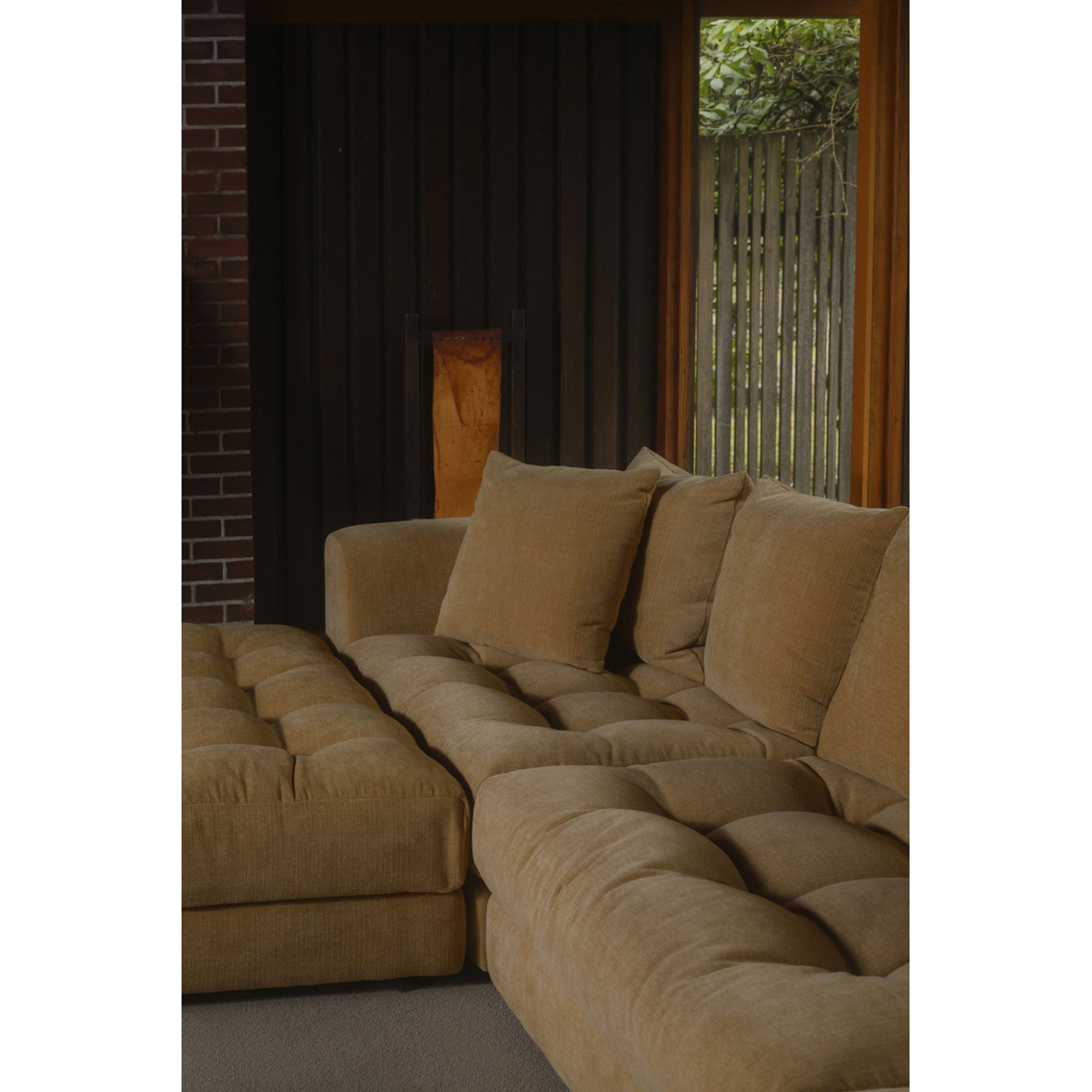Damien Ottoman FURNITURE - ottoman Moe's Furniture