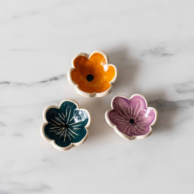 Mini Flower Petal Ceramic Dish-Rug & Weave