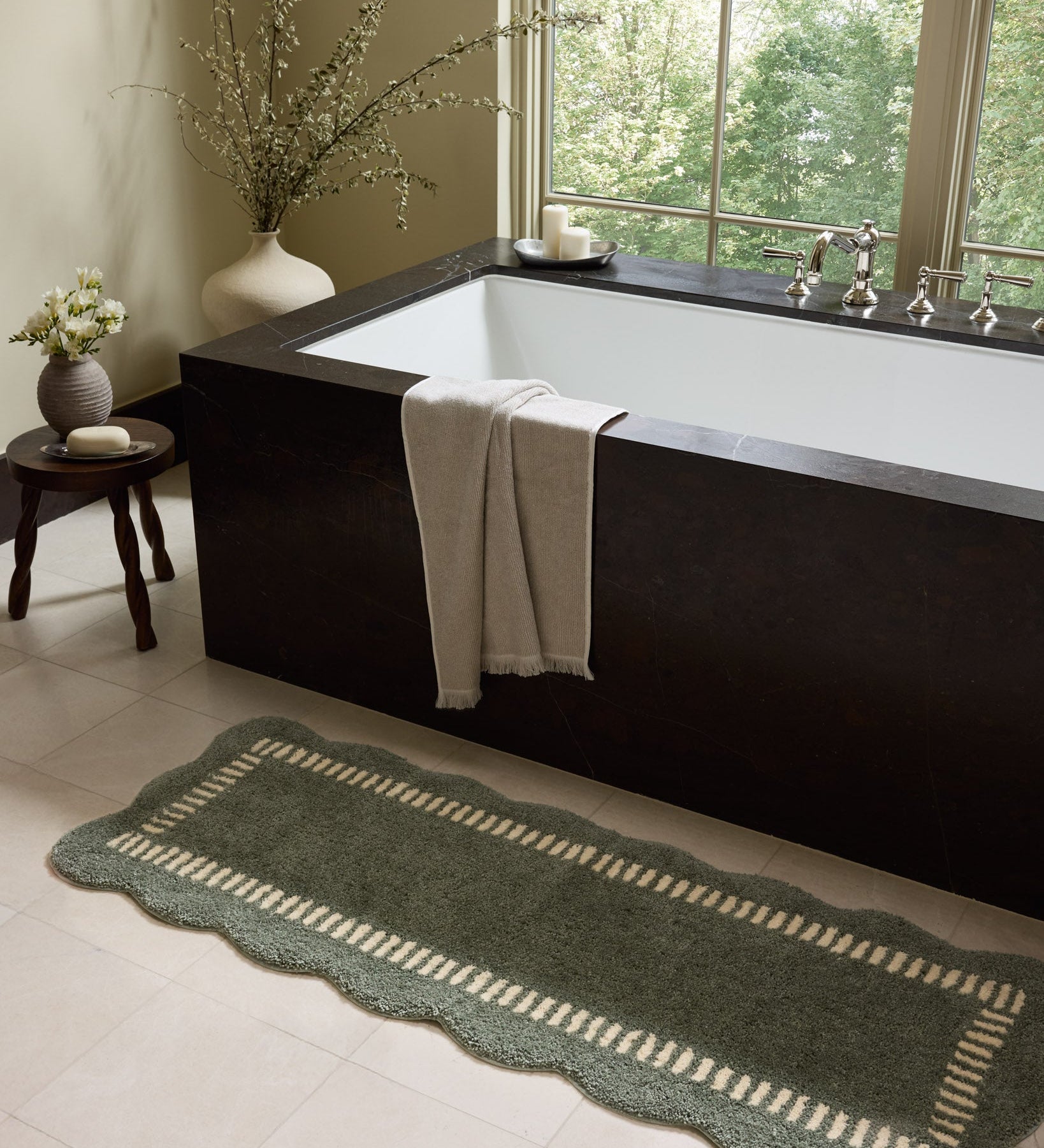 Chris Loves Julia x Loloi Valerie Lagoon / Ivory Bath Mat - Rug & Weave