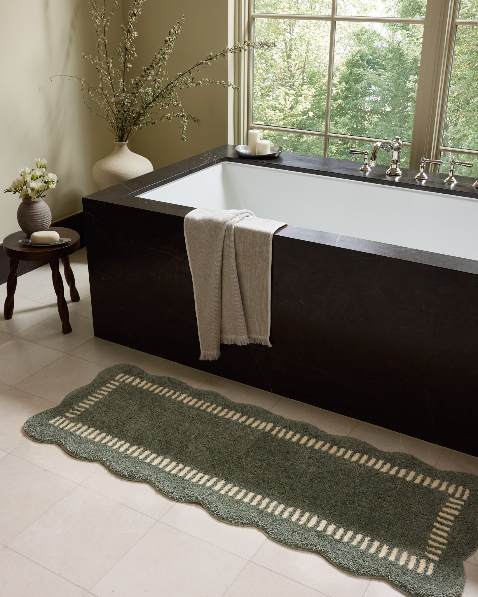 Chris Loves Julia x Loloi Valerie Lagoon / Ivory Bath Mat - Rug & Weave