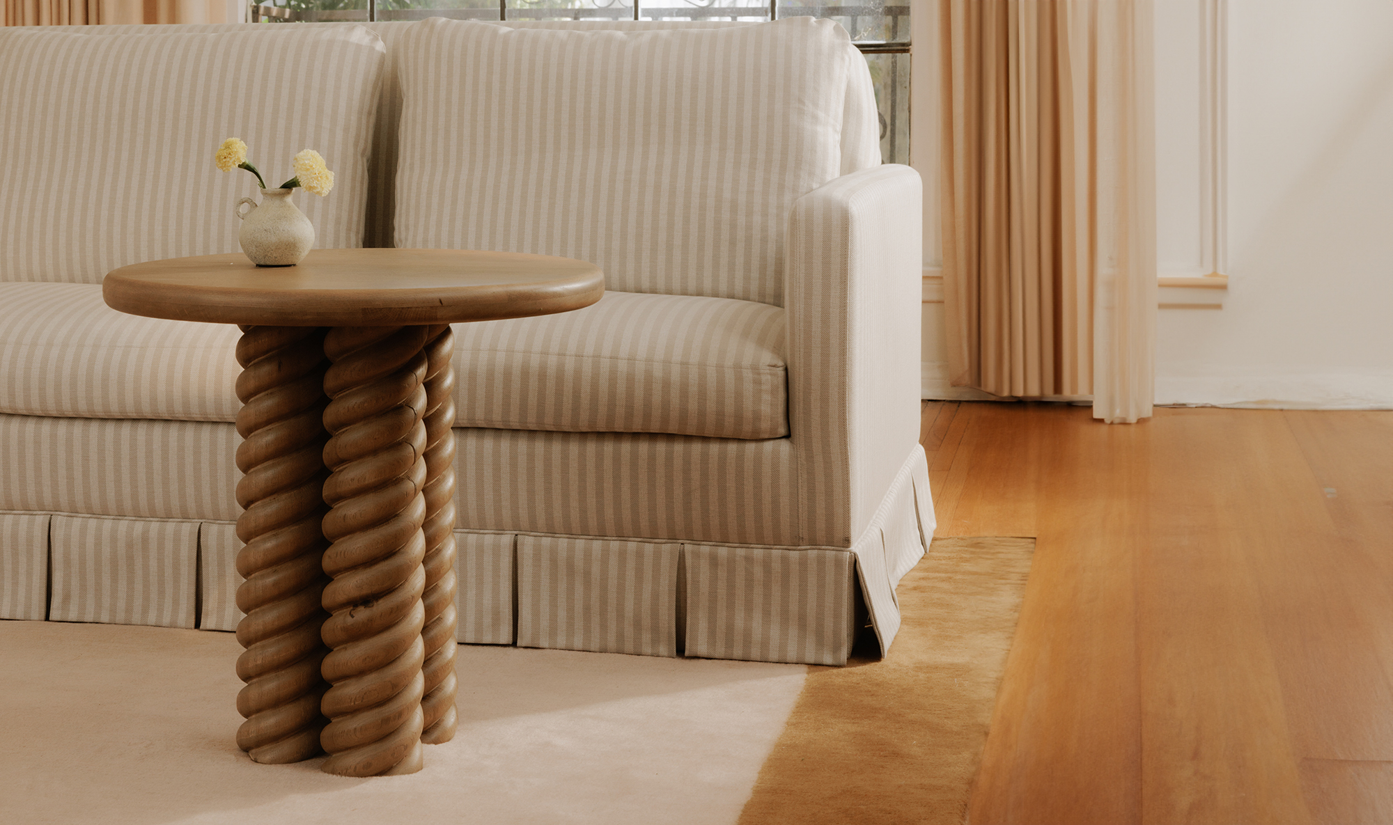 Tessia Side Table Accent Tables Moe's Furniture