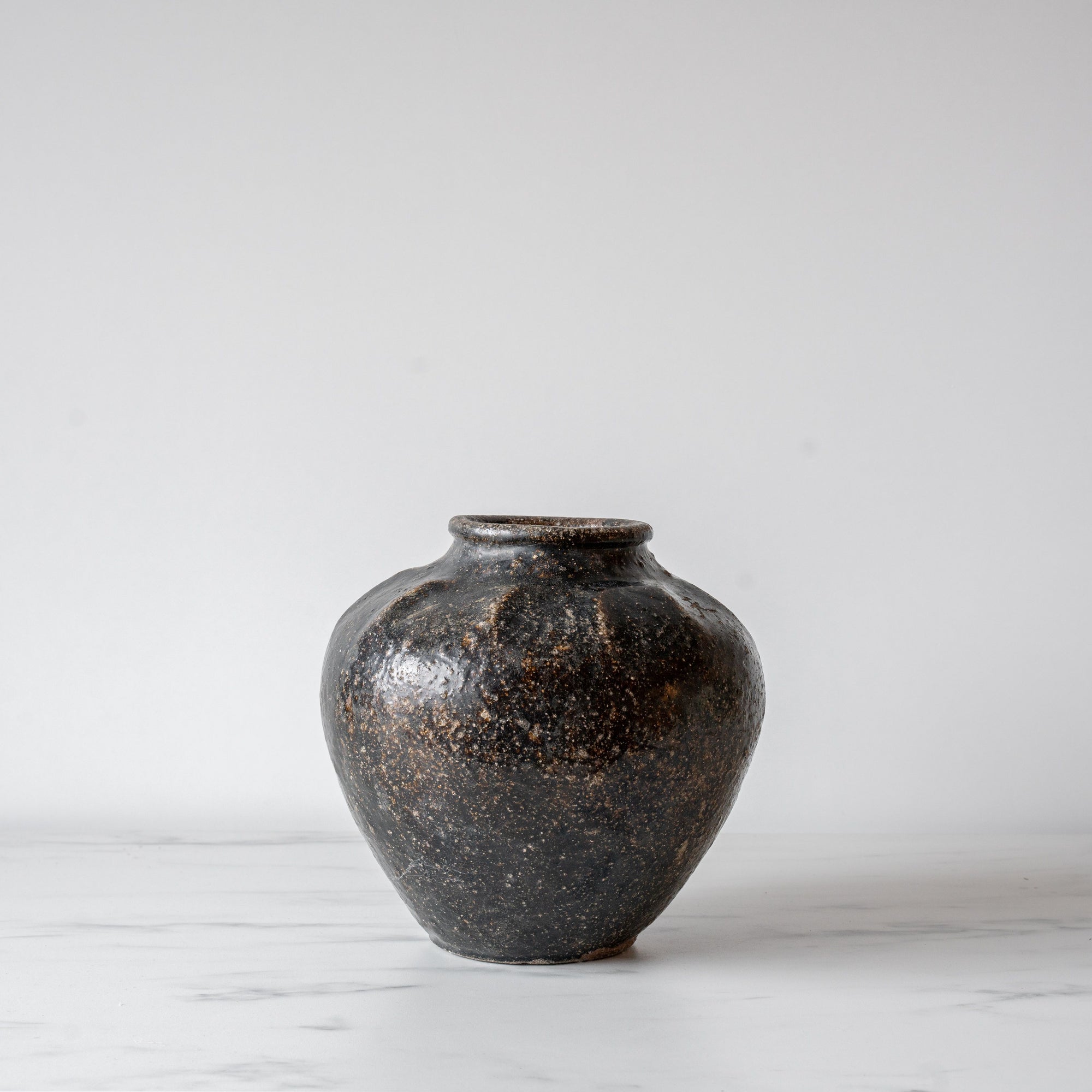 Moby Textured Vintage Pot