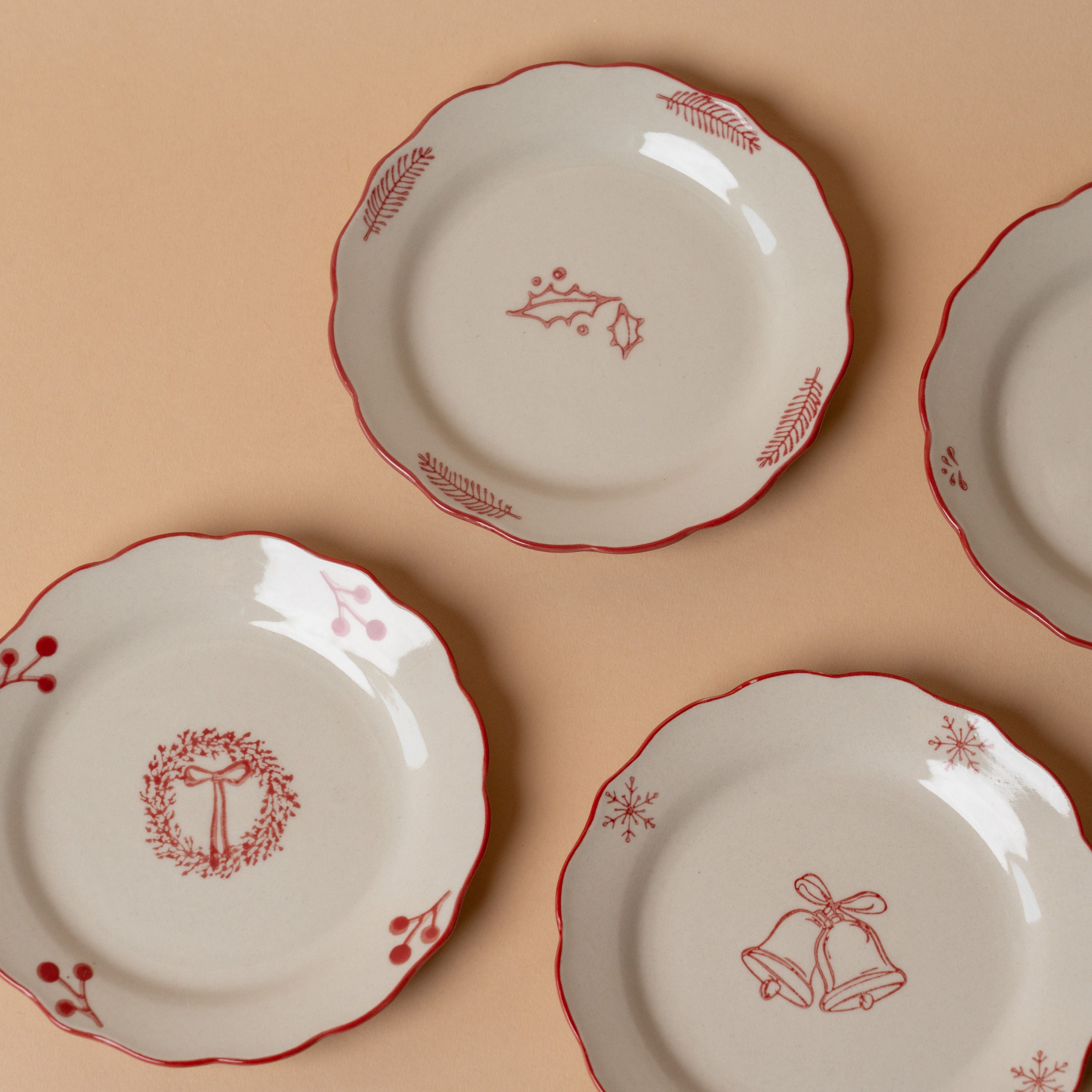 Stoneware Scallop Holiday Plate – view 2