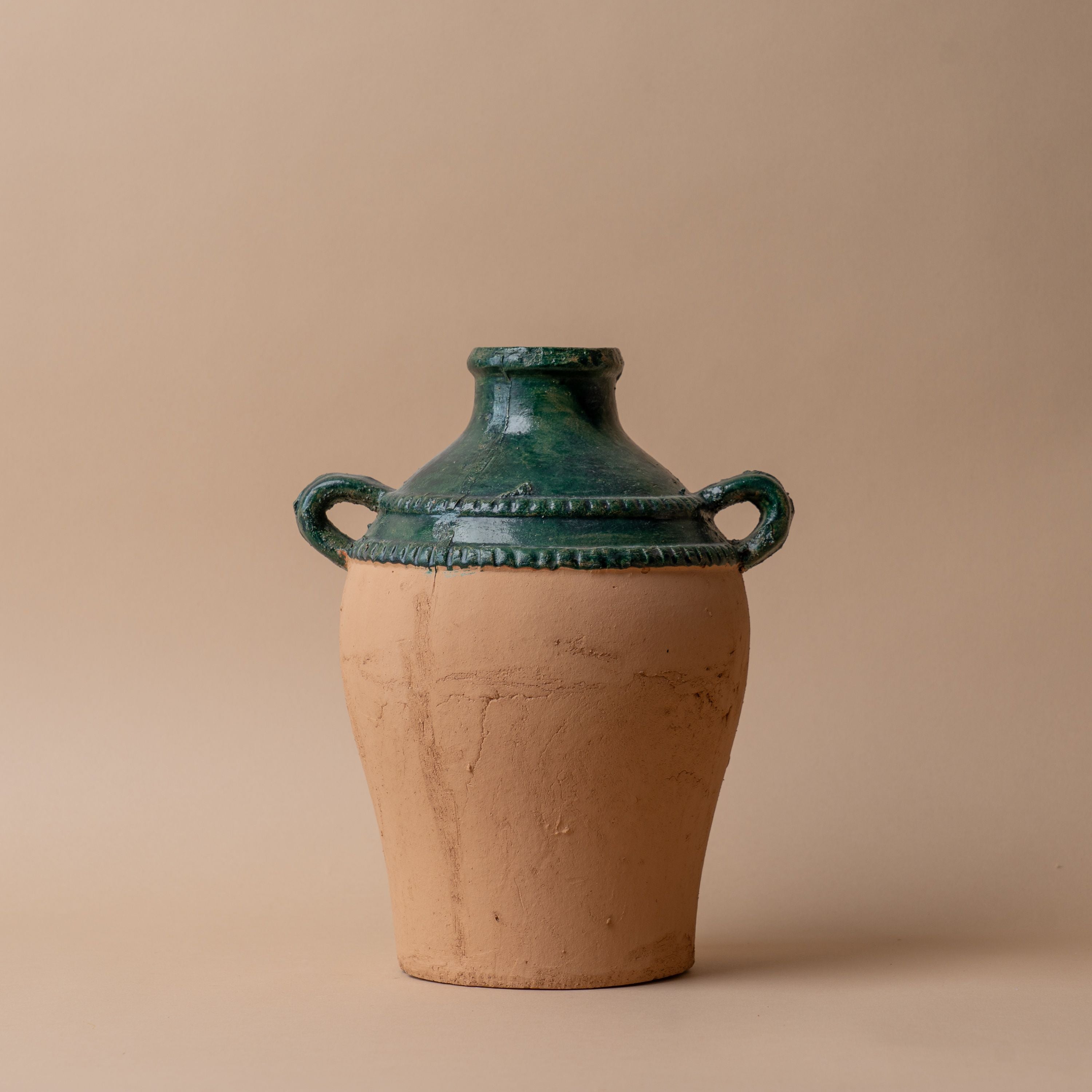 Terracotta Urn with Handles vase Accents De Ville (ShopZio)