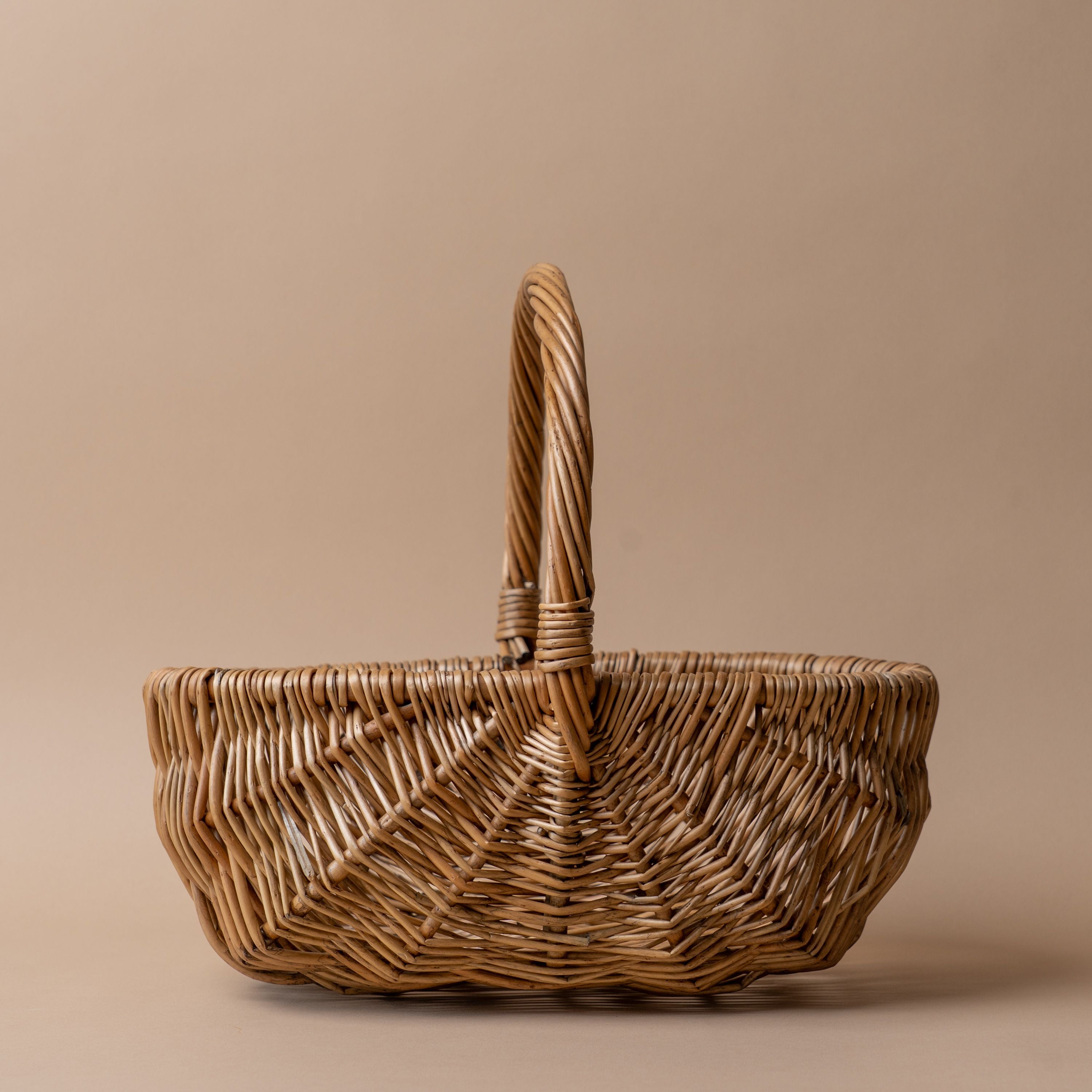 Steamed Willow Basket with Handle basket Bacon Basketware (Faire)