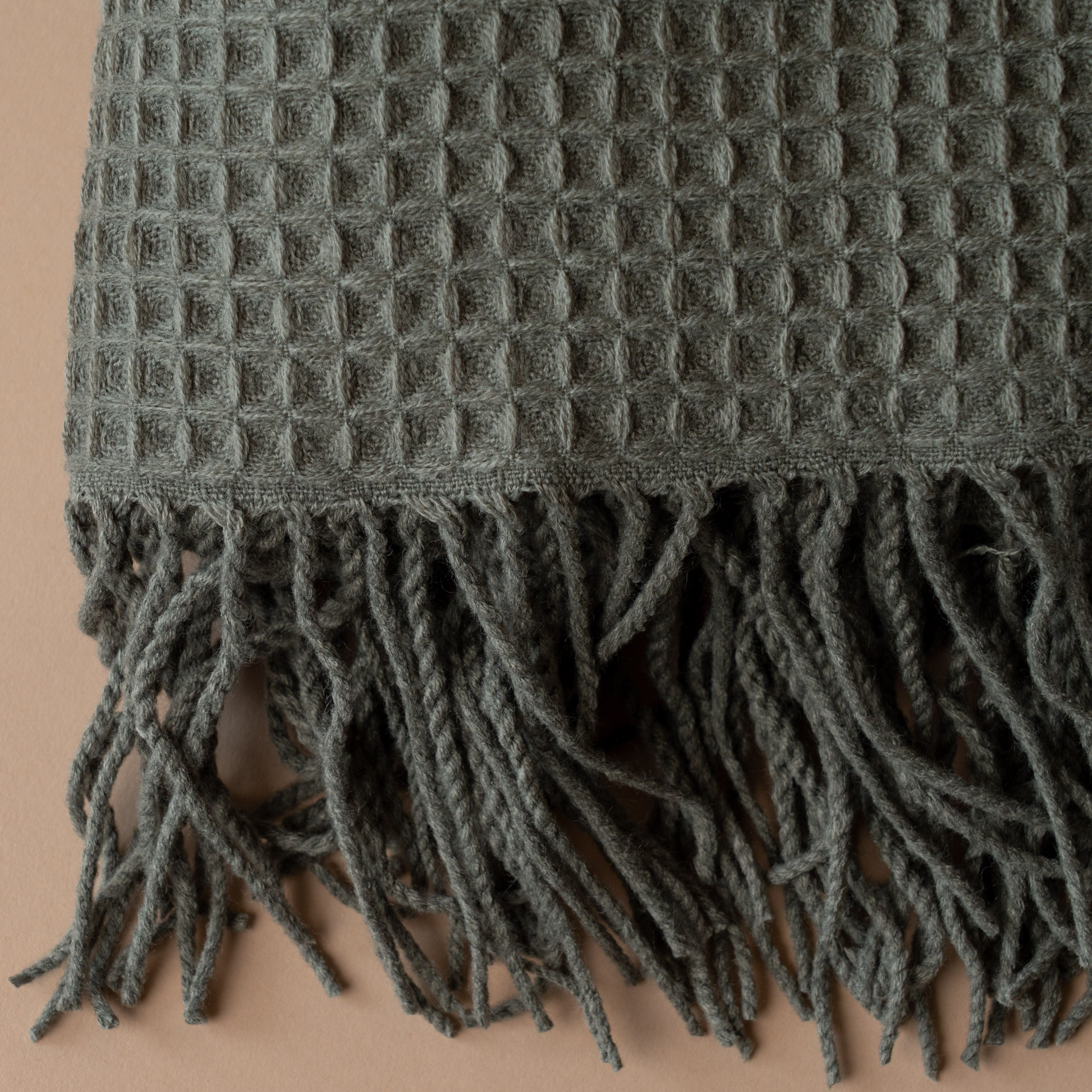Waffle Throw Blanket with Fringe blanket Brunelli (ShopZio) Olive