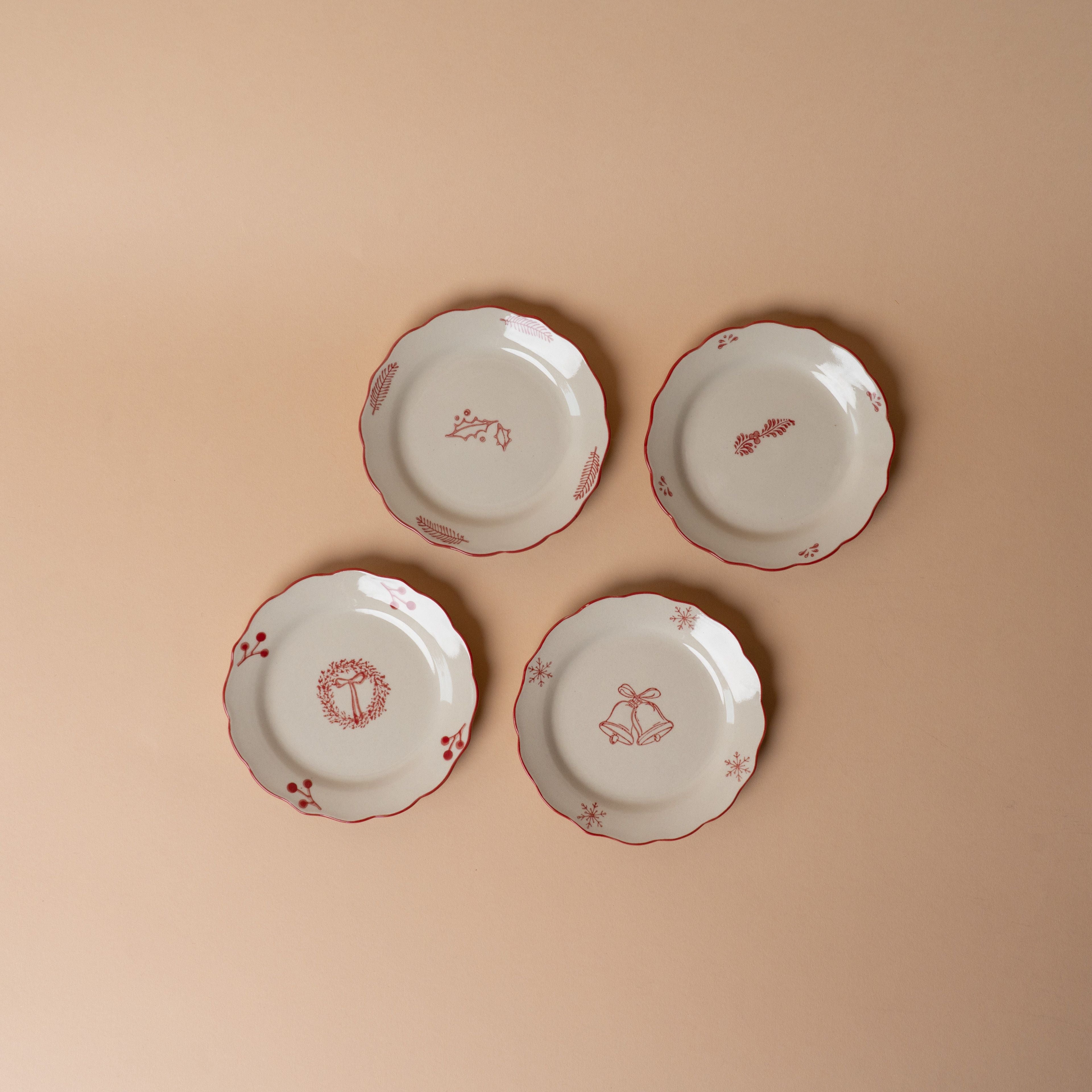 Stoneware Scallop Holiday Plate