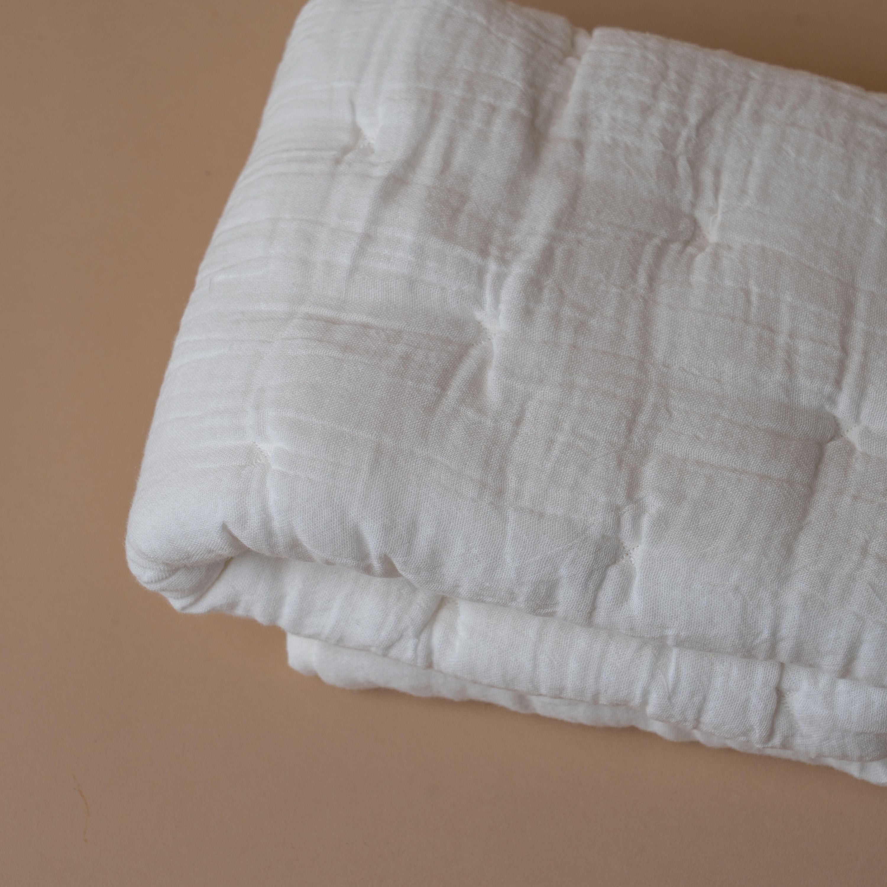 White Quilted Muslin Bedding blanket Brunelli (ShopZio)