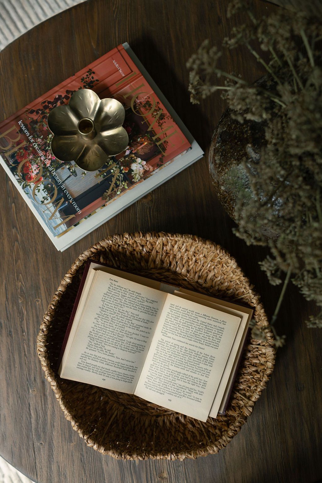 "Home in Bloom: Lessons for Creating Floral Beauty in Every Room" by Ariella Chezar BOOKS - design Penguin Random House