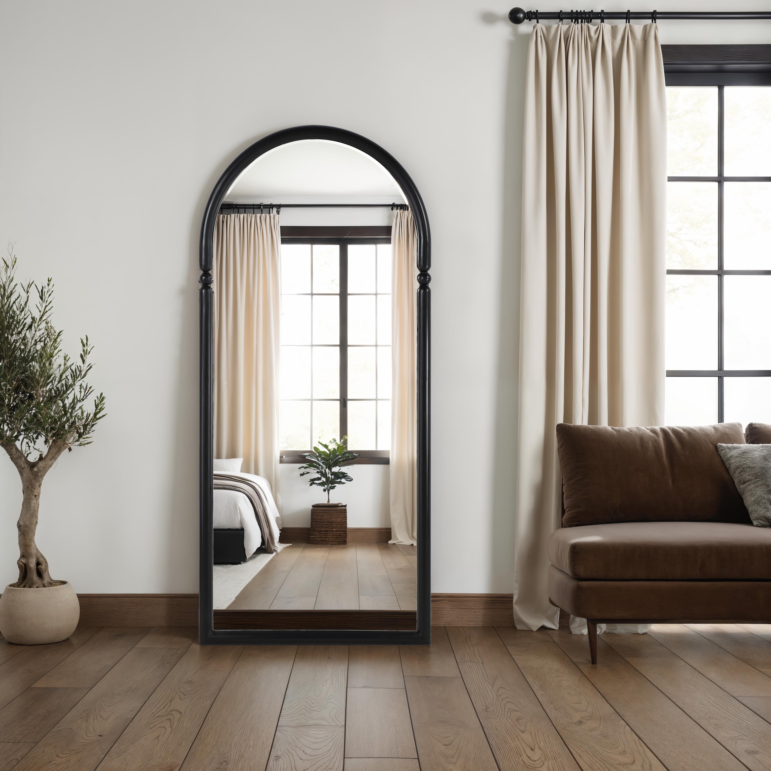 Arcas Wall Mirror – view 2