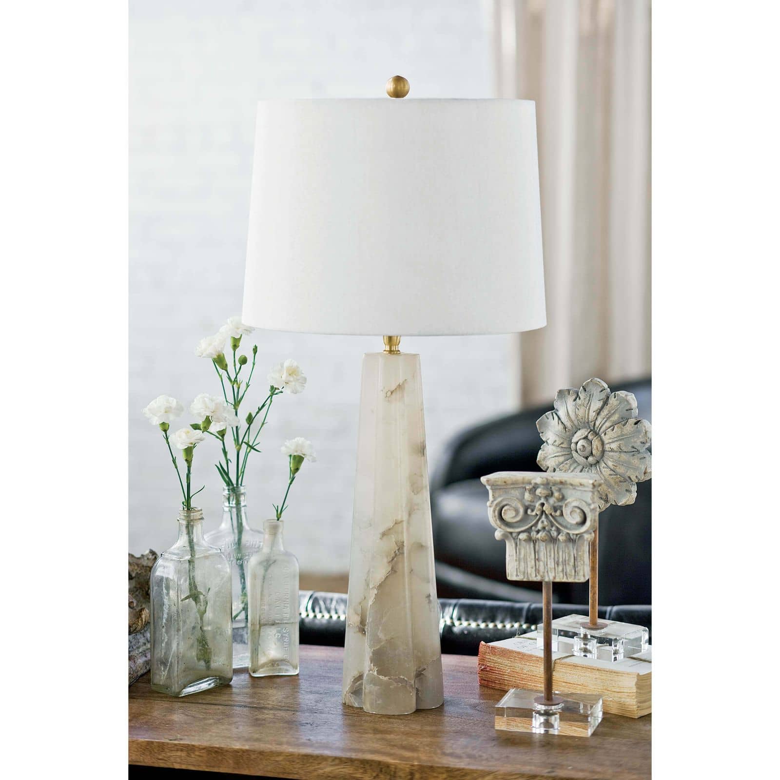 Quatrefoil Alabaster Table Lamp Small – view 2