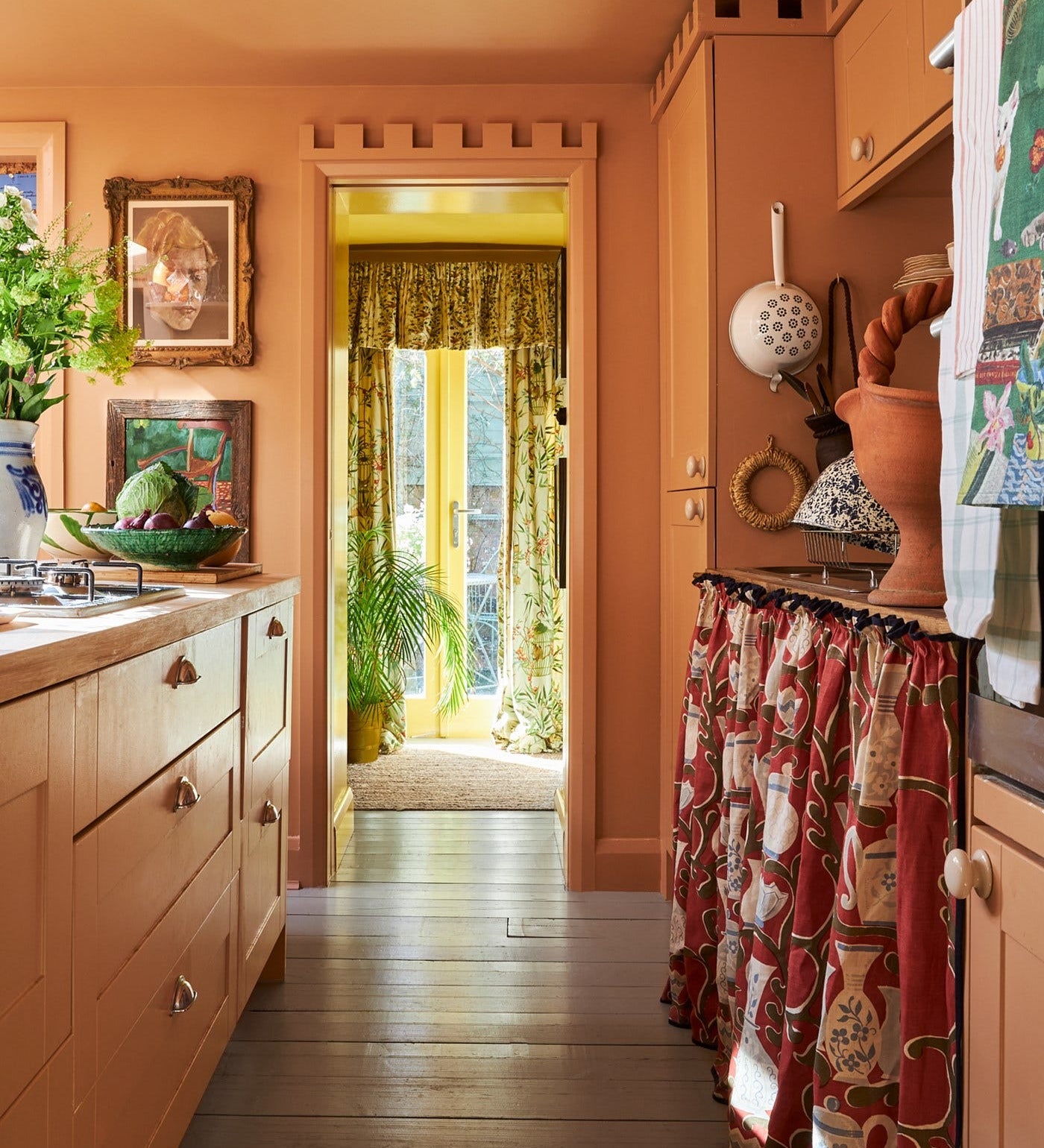 Farrow & Ball Fake Tan No. 9912 – view 2