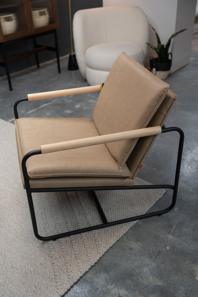 Gus* Modern Kelso Chair