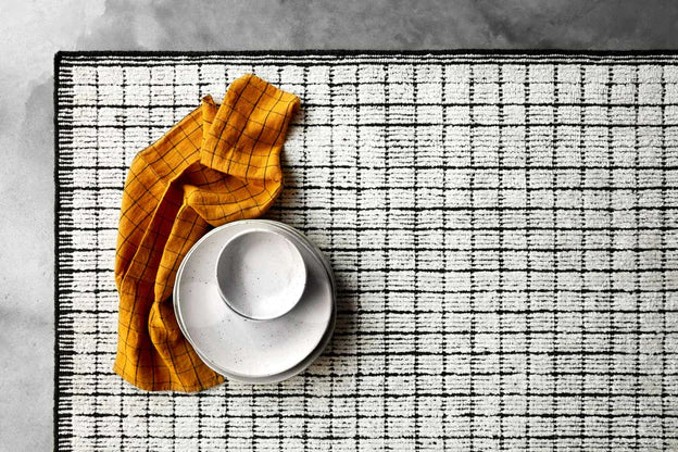 Loloi Beverly Ivory/ Black Rug - Rug & Weave